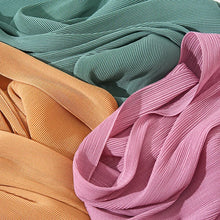 Load image into Gallery viewer, 2023 Newest Pleated Bubble Chiffon Instant Hijabs Plain Crinkle Shawls Scarf Lady High Quality Soft Thick Muslim Wraps 180*85Cm