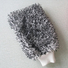 Load image into Gallery viewer, New Soft Glove High Density Wash Cloth Ultra Super Absorbent Microfiber Car Sponge Plush Glove