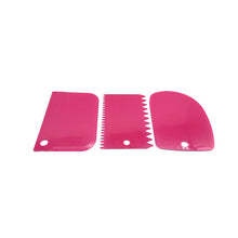 Load image into Gallery viewer, 3PCS/Lot Cream Scraper Irregular Teeth Edge DIY Scraper Cake Decorating Fondant Pastry Cutters Baking Spatulas Tools