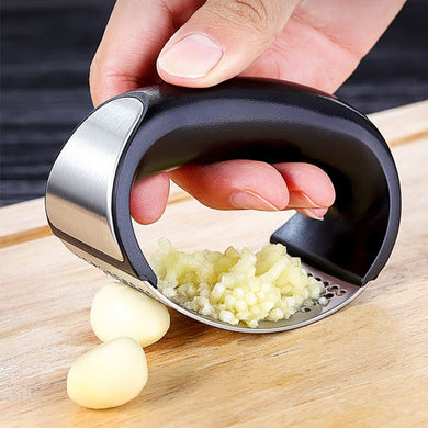 1Pcs Stainless Garlic Press Household Manual Garlic Press Device Kitchen Press Squeezer Ginger Garlic Tools Kitchen Accessories