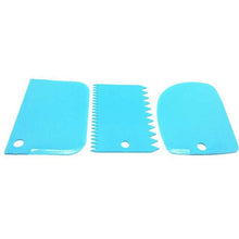 Load image into Gallery viewer, 3pcs Plastic Dough Knife Baking Pastry Tools Icing Fondant Scraper Decorating Plain Smooth Spatulas Cutters Cake Toosl